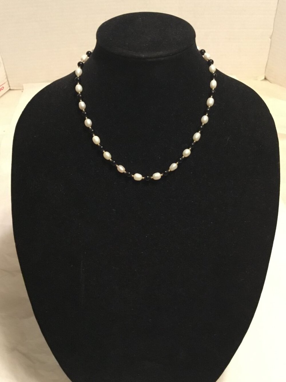 Vintage 14/20 gold filled pearls and black beads necklace